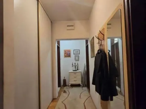 Prodaja, trosoban stan, 108m², Malo Brdo, Podgorica - image 8