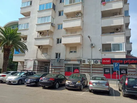 Rent, apartment, 33m², Centar, Bar - image 10