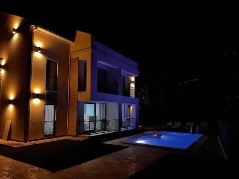 Sale, house, 300m², Lješevići, Kotor - image 2