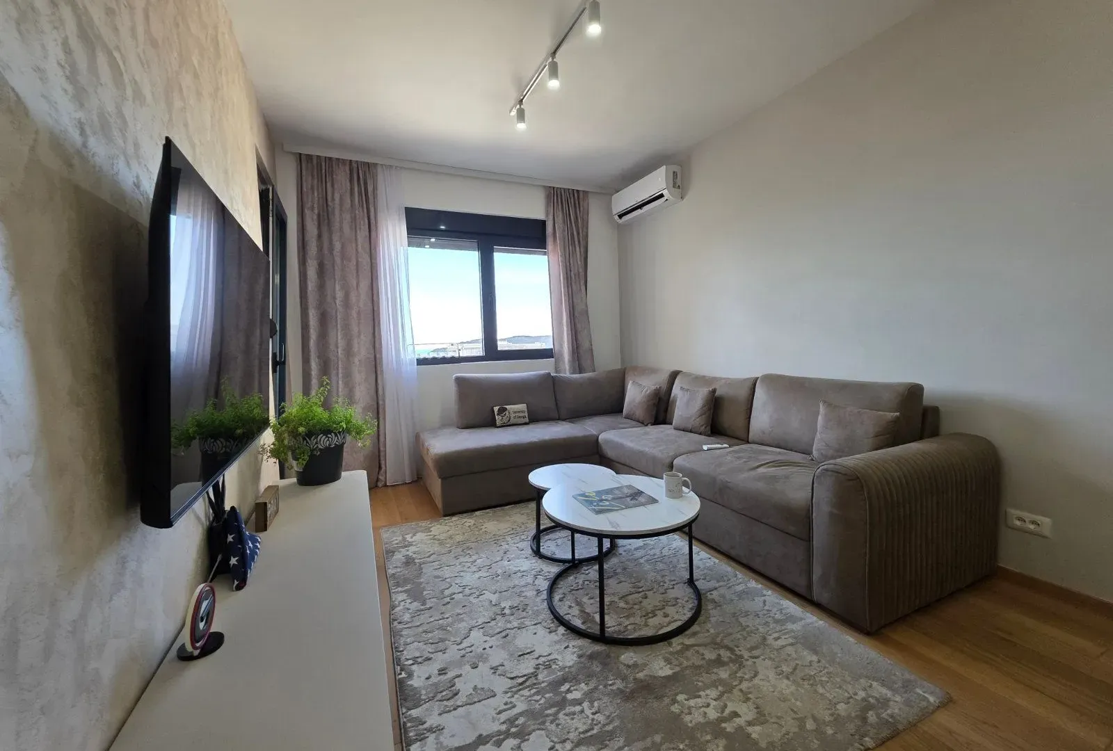 Sale, two bedroom apartment, 71m², Bečići, Budva
