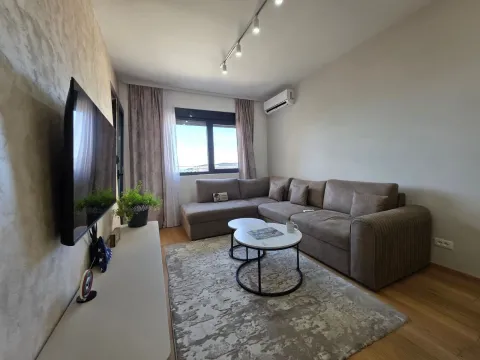 Sale, two bedroom apartment, 71m², Bečići, Budva - image 1