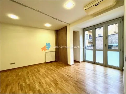 Izdavanje, poslovni prostor, 80m², Stari Grad, Beograd - image 7
