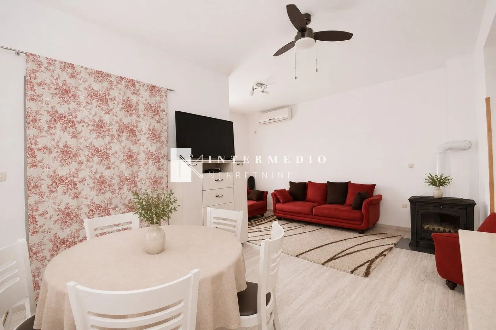 Prodaja, trosoban stan, 114m², Đenovići, Herceg Novi