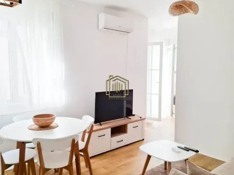 Prodaja, stan, 31m², Cetinje, Crna Gora - image 1