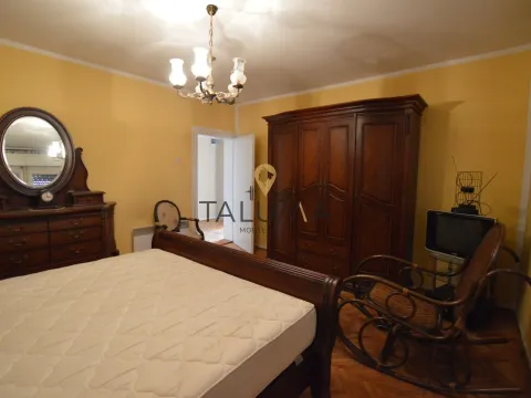 Prodaja, kuća, 298m², Tološi, Podgorica - image 8