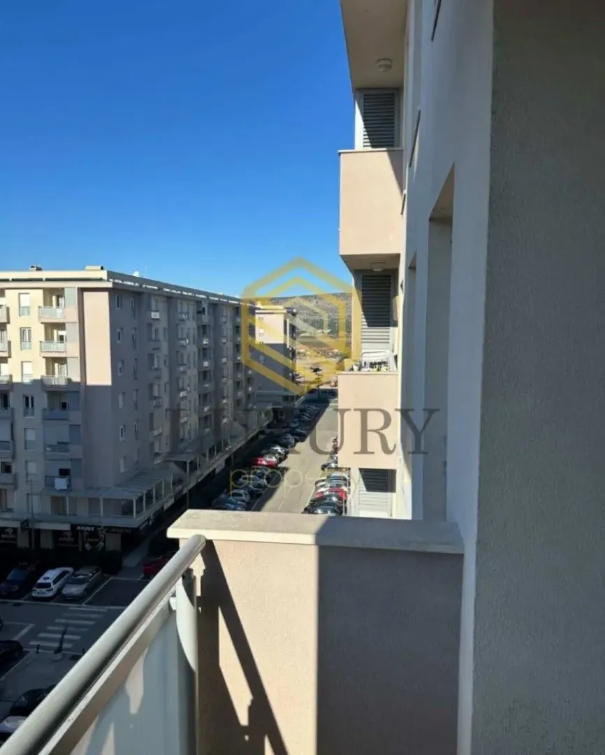 Izdavanje, dvosoban stan, 64m², City Kvart, Podgorica