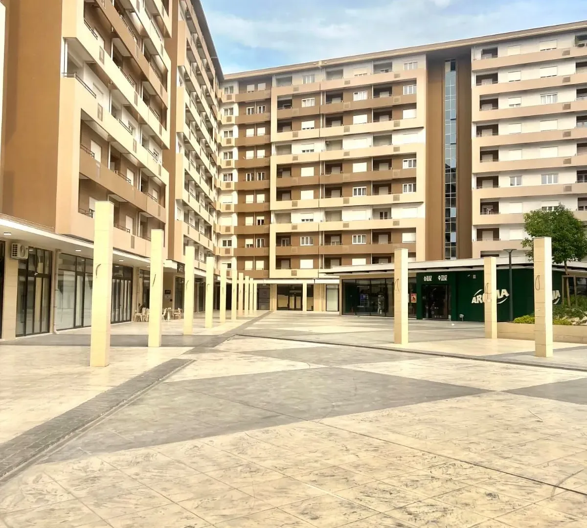 Izdavanje, jednosoban stan, 47m², Central Point, Podgorica