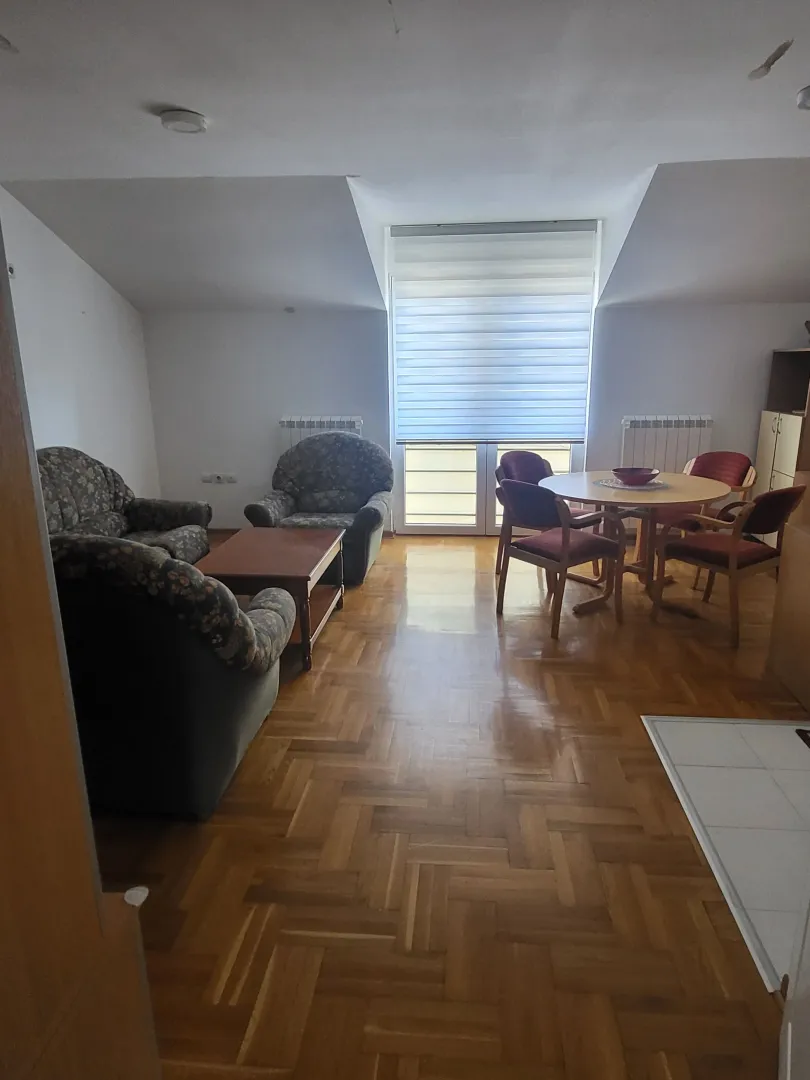 Izdavanje, trosoban stan, 57m², Višnjička Banja, Palilula Sve Podlokacije