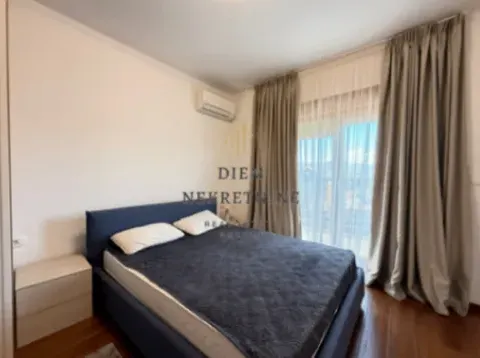 Izdavanje, četvorosoban stan, 127m², Master Kvart, Podgorica - image 2