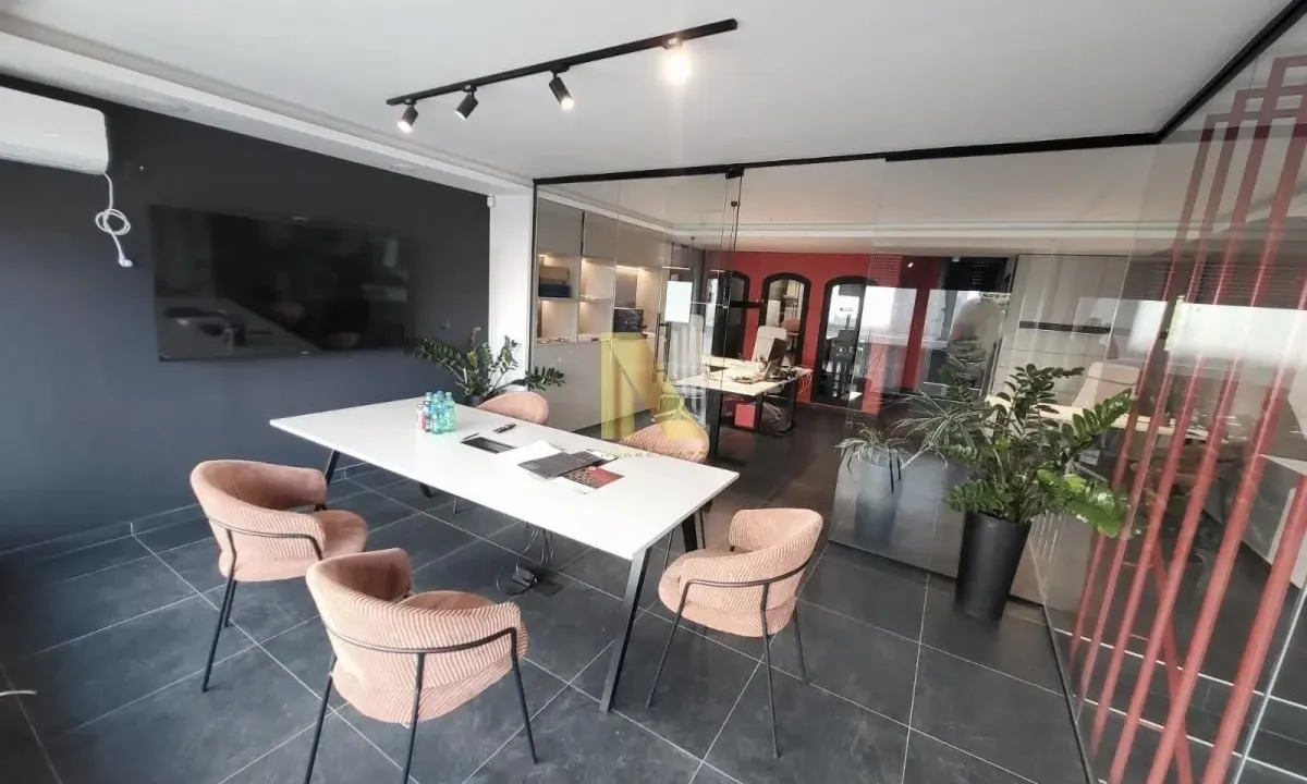 Prodaja, dvosoban stan, 74m², Sajmište, Novi Sad