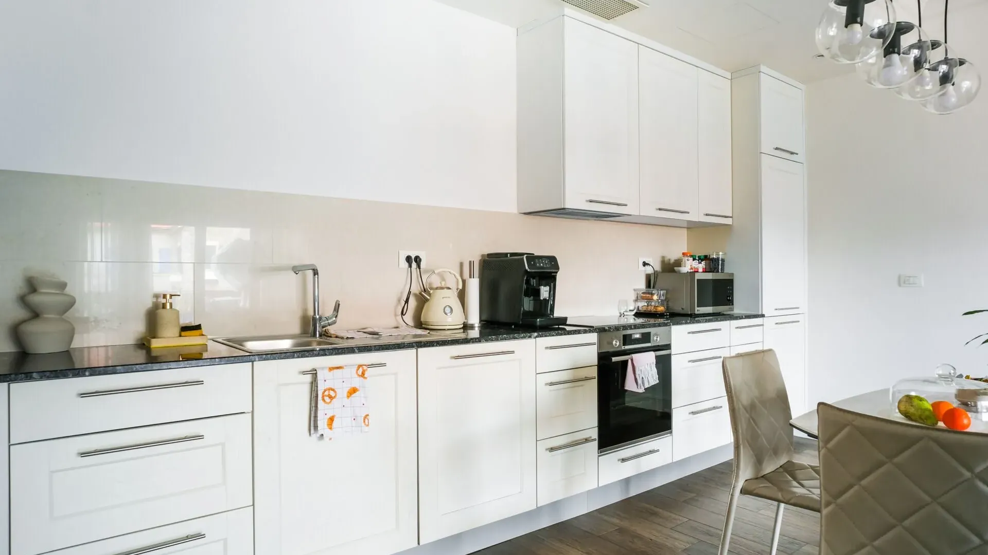 Prodaja, jednosoban stan, 90m², Luštica Bay, Tivat