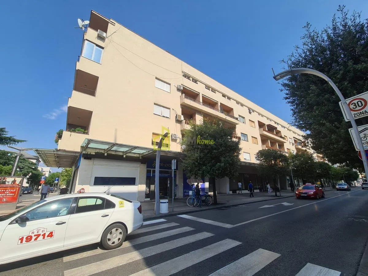 Izdavanje, jednosoban stan, 60m², Centar, Podgorica