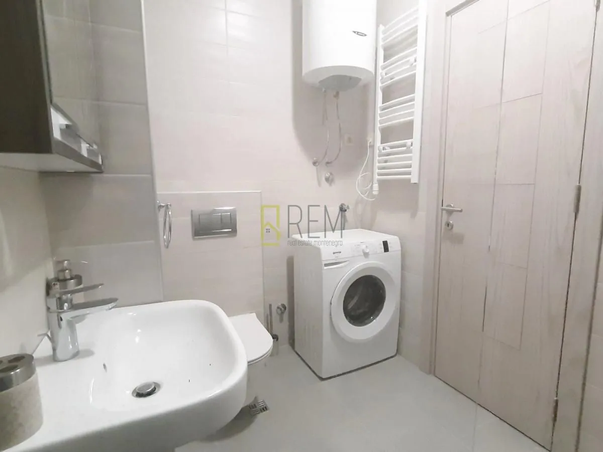 Prodaja, jednosoban stan, 45m², Blok 9, Podgorica