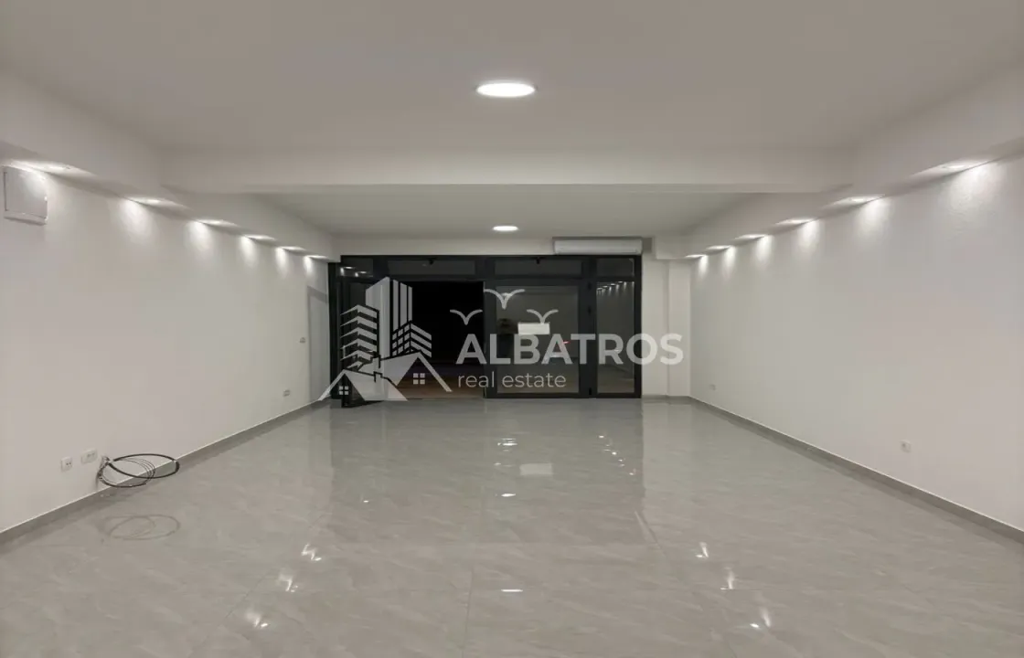 Rent, office space, 37m², Šušanj, Bar
