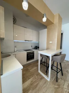 Rent, two bedroom apartment, 85m², Budva, Crna Gora - image 6
