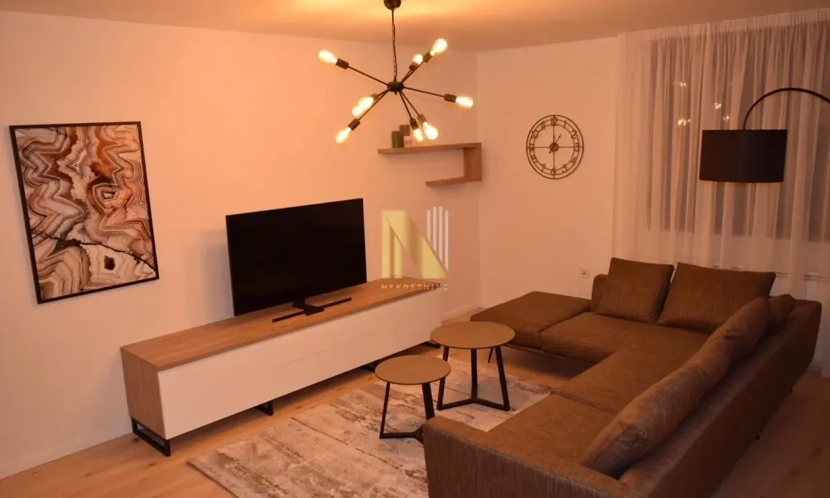 Izdavanje, četvorosoban stan, 98m², Rotkvarija, Novi Sad Sve Podlokacije