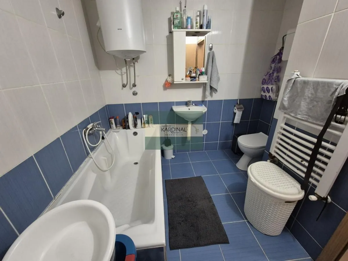 Prodaja, trosoban stan, 79m², Centar, Jagodina