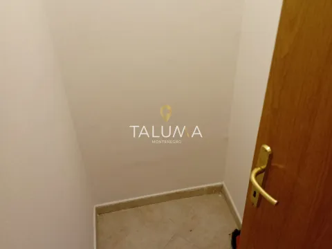 Prodaja, dvosoban stan, 141m², Stari Aerodrom, Podgorica - image 8