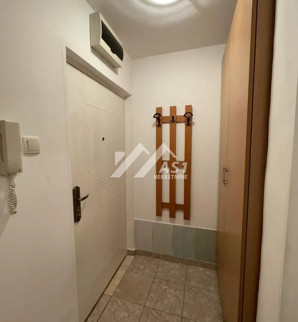 Prodaja, jednosoban stan, 36m², Bulevar patrijarha Pavla, Novi Sad Sve Podlokacije
