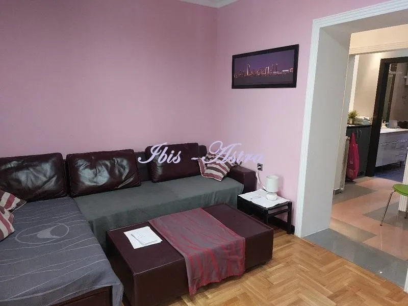 Rent, three bedroom apartment, 75m², Vračar Sve Podlokacije, Beograd