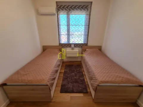 Izdavanje, trosoban stan, 95m², City Kvart, Podgorica - image 23