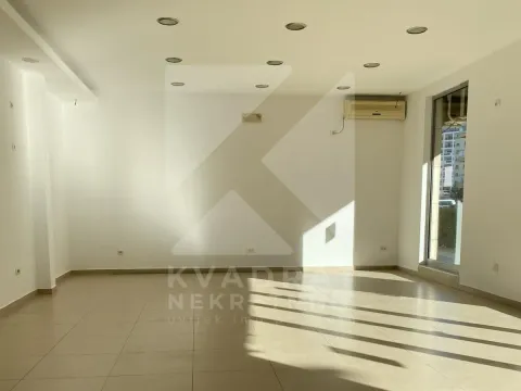 Rent, office space, 145m², City Kvart, Podgorica - image 2