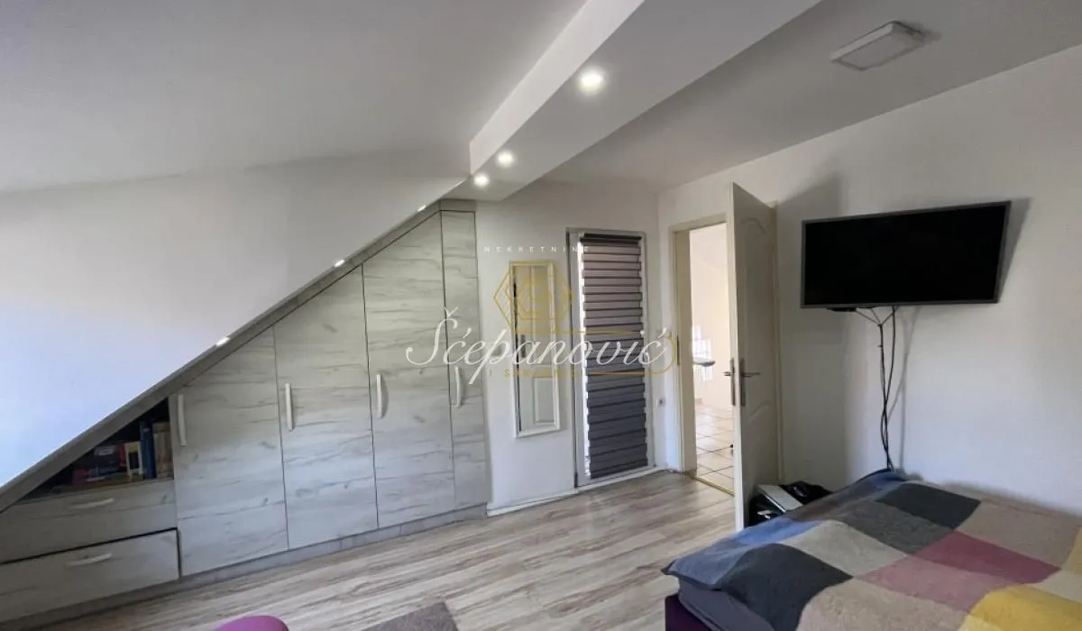 Prodaja, kuća, 181m², Klisa, Novi Sad Sve Podlokacije
