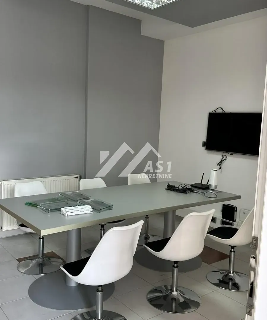 Rent, office space, 280m², Bulevar Oslobodjenja, Novi Sad Sve Podlokacije