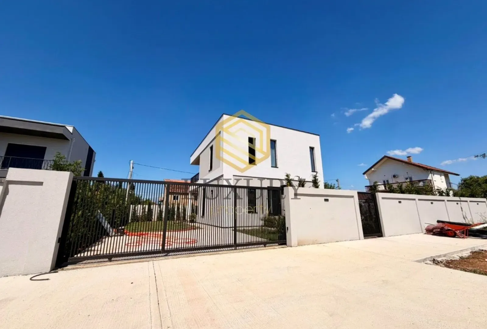 Prodaja, kuća, 180m², Gornja Gorica, Podgorica