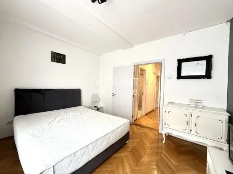 Izdavanje, trosoban stan, 75m², Savski Venac, Beograd - image 10