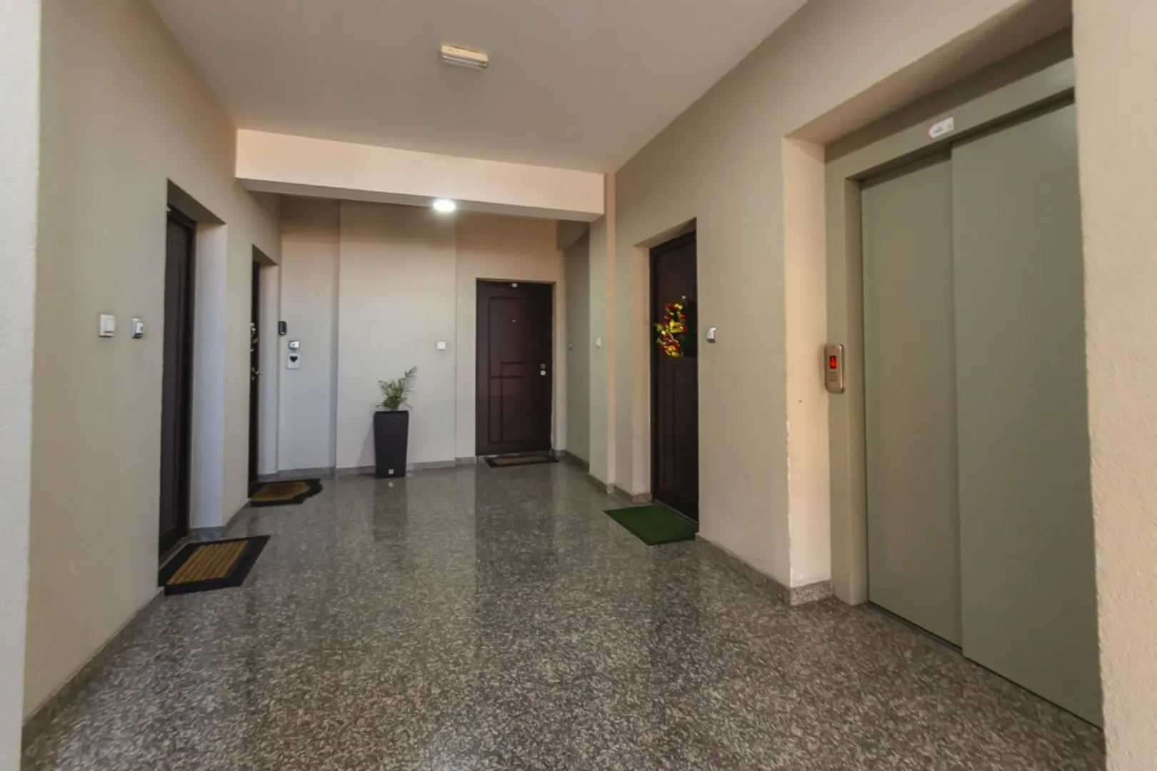 Izdavanje, trosoban stan, 90m², Zabjelo, Podgorica