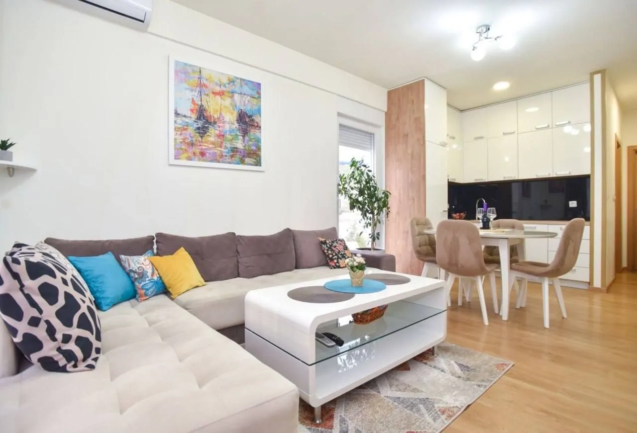Rent, one bedroom apartment, 47m², Budva, Crna Gora