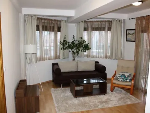 Izdavanje, dvosoban stan, 73m², Herceg Novi, Crna Gora - image 2