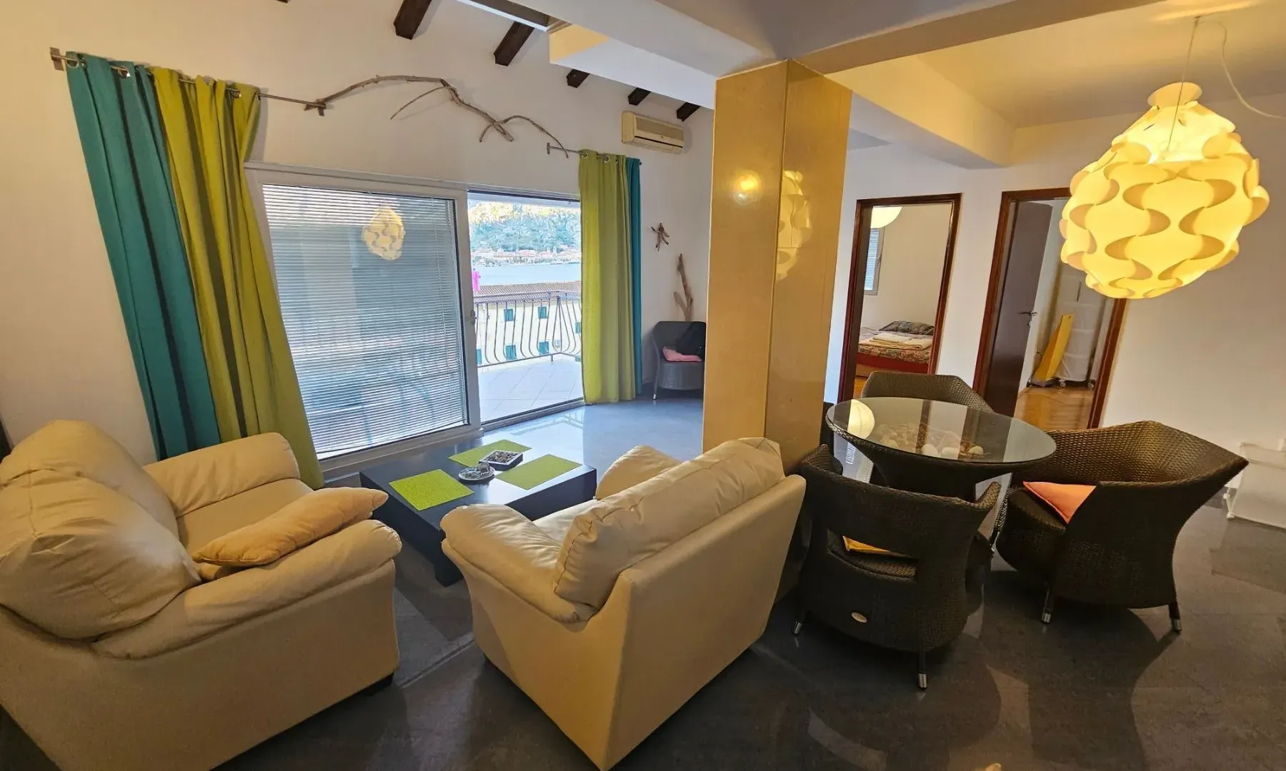 Prodaja, četvorosoban stan, 115m², Muo, Kotor