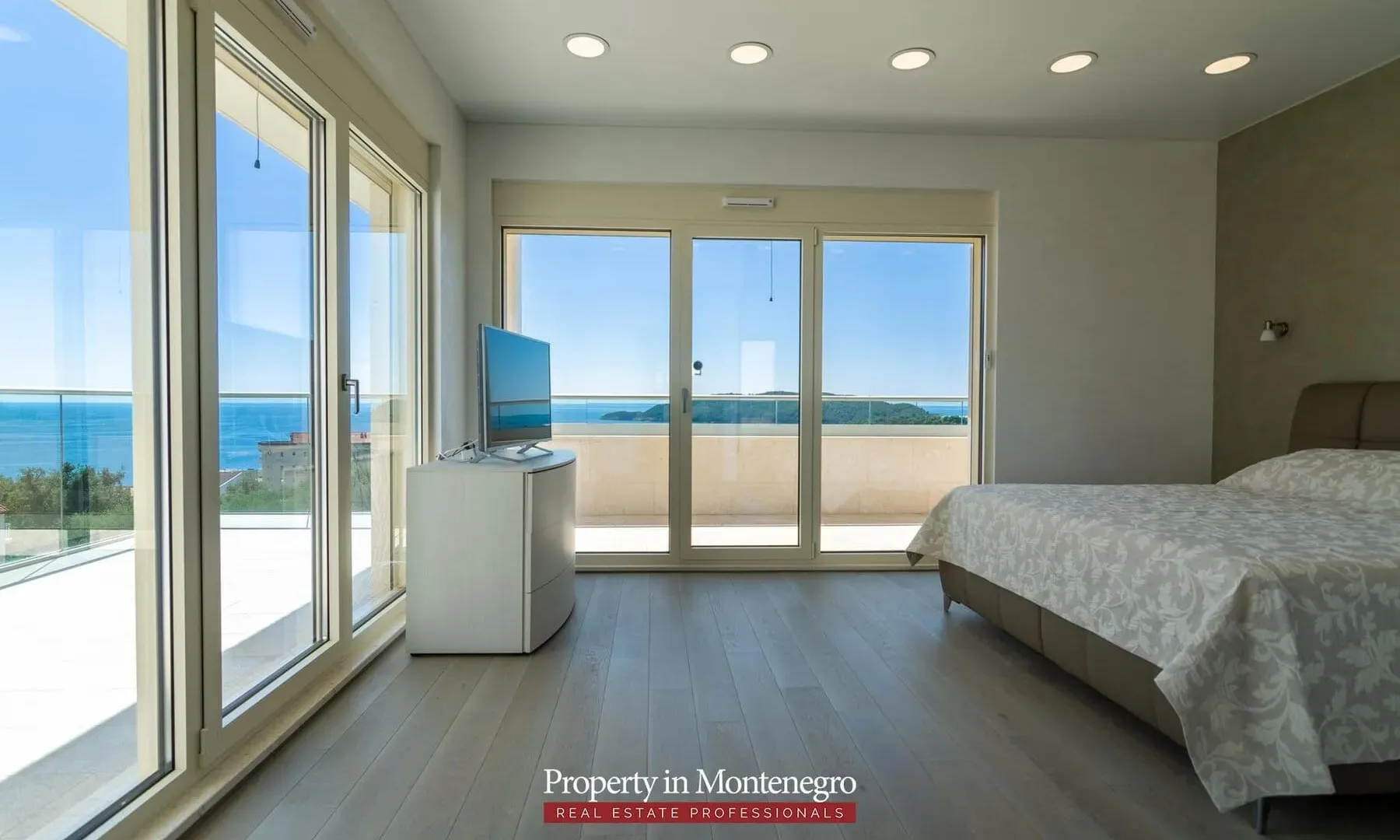 Sale, house, 400m², Bečići, Budva
