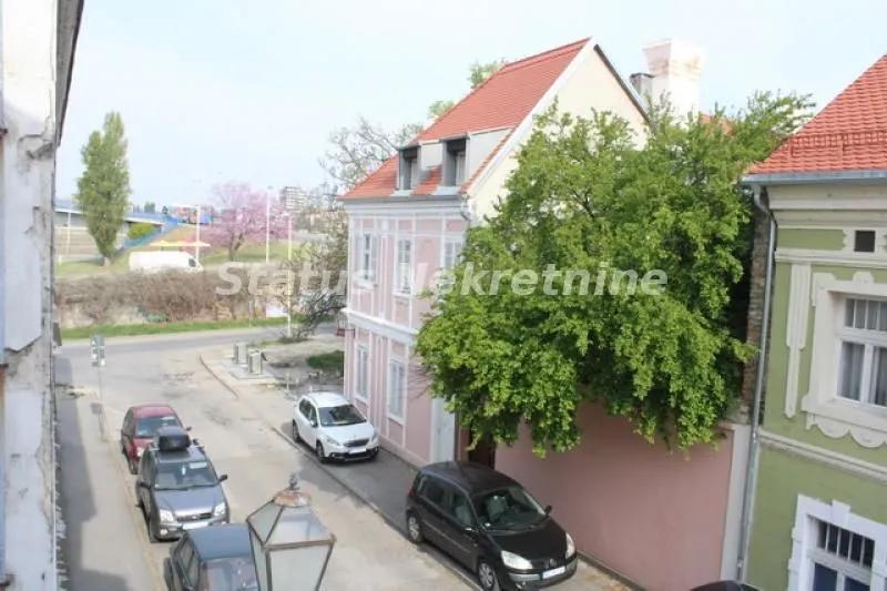 Prodaja, trosoban stan, 81m², Petrovaradin, Novi Sad
