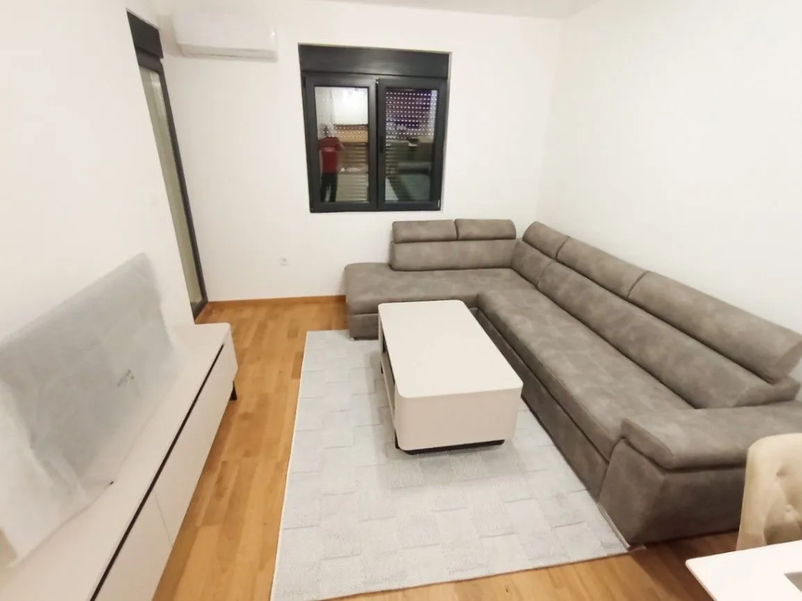 Izdavanje, dvosoban stan, 60m2, City Kvart, Podgorica