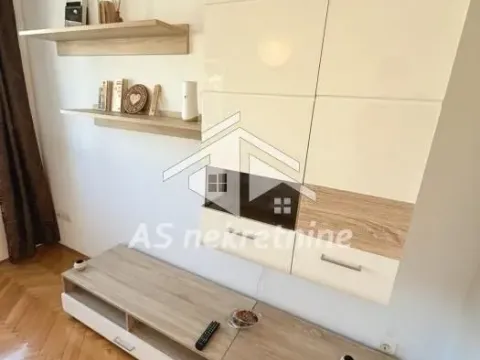 Rent, two bedroom apartment, 72m², Palata Pravde, Beograd - image 3