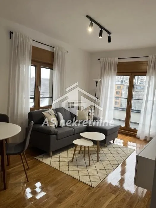 Rent, two bedroom apartment, 43m², Južni Bulevar, Vračar Sve Podlokacije