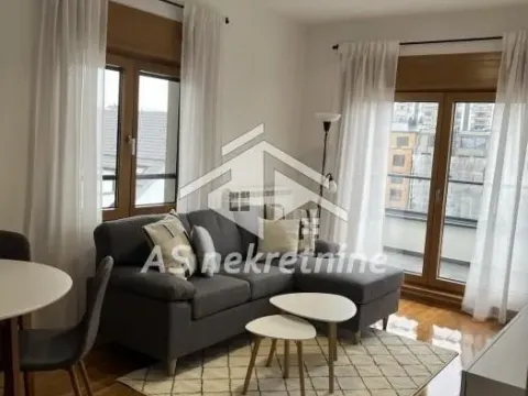 Rent, two bedroom apartment, 43m², Južni Bulevar, Vračar Sve Podlokacije - image 2
