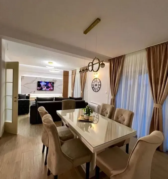 Rent, four bedroom apartment, 240m², Kotor, Crna Gora