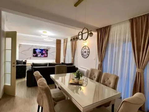 Rent, four bedroom apartment, 240m², Kotor, Crna Gora