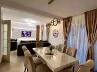 Rent, four bedroom apartment, 240m², Kotor, Crna Gora - image 1