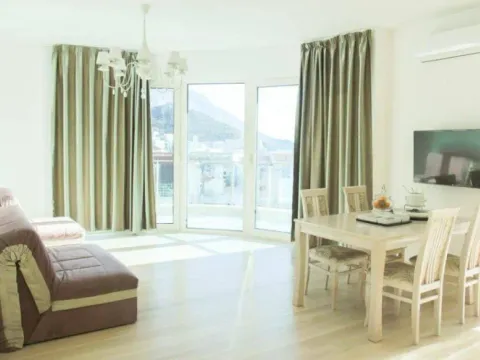 Sale, two bedroom apartment, 84m², Bečići, Budva