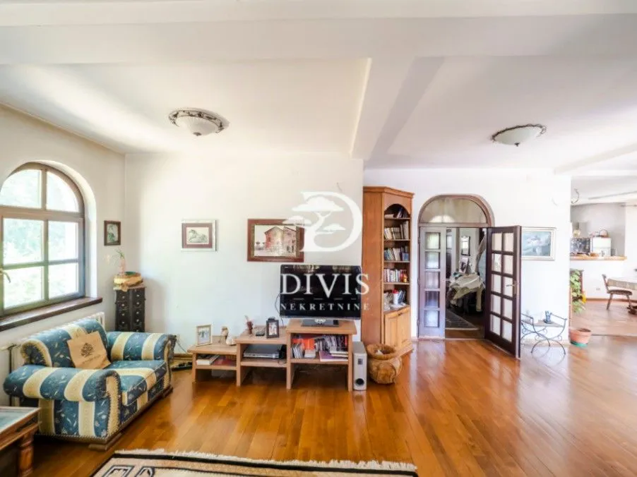 Sale, house, 391m², Zvezdara, Zvezdara Sve Podlokacije