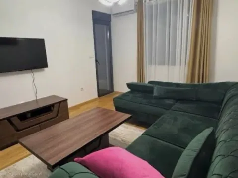 Izdavanje, jednosoban stan, 47m², City Kvart, Podgorica - image 1