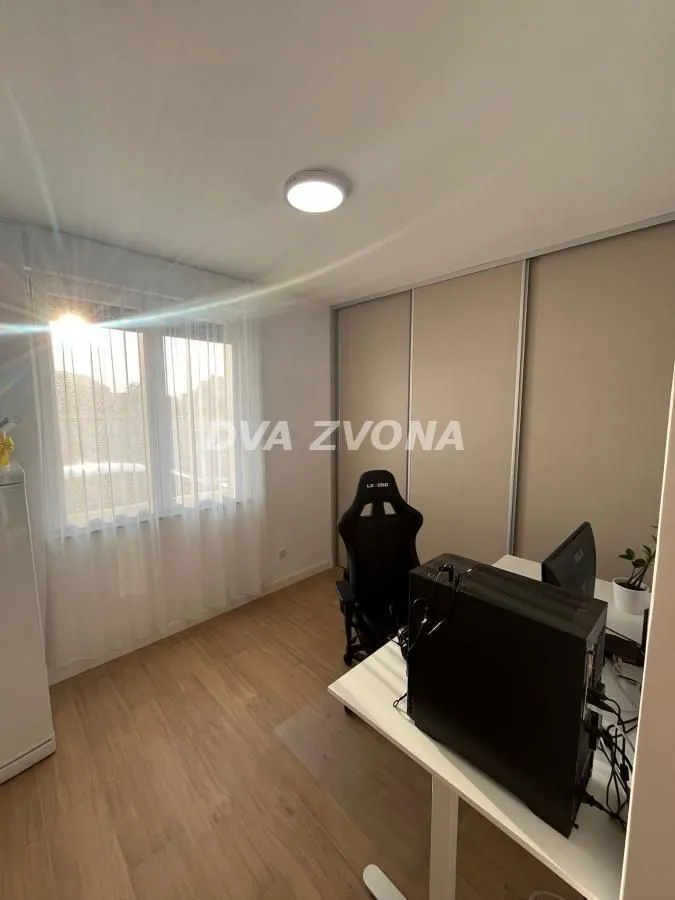Prodaja, trosoban stan, 59m², Alibegovac, Petrovaradin