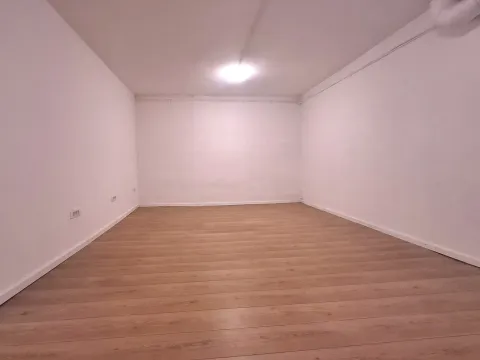 Sale, office space, 294m², Blok 5, Podgorica - image 13