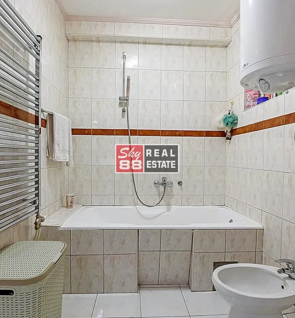 Sale, four bedroom apartment, 104m², Stari Grad, Beograd