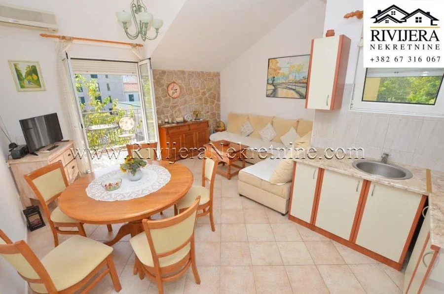 Sale, two bedroom apartment, 80m², Đenovići, Herceg Novi
